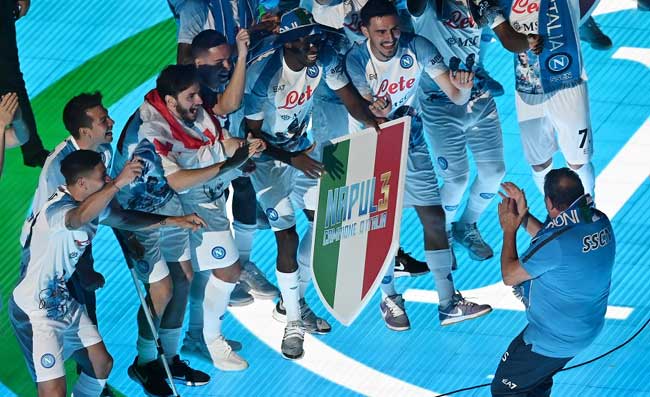 Sarò con te-La festa del Napoli ospiti