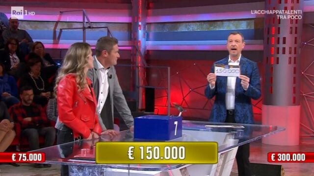 Affari Tuoi Luca 300 mila euro chi sono i concorrenti