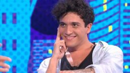 Da vicino nessuno è normale cast
