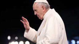 Dove vedere funerali Papa Francesco programmazione tv