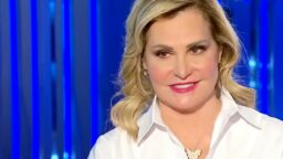 Simona Ventura opinionista L'Isola dei Famosi quando inizia