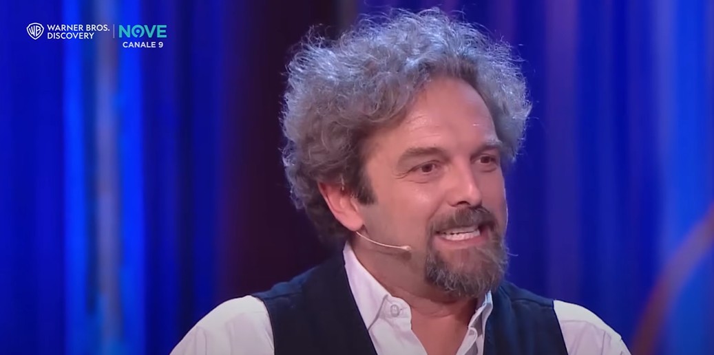 Antonio Ornano Maschio caucasico irrisolto NOVE Comedy Club