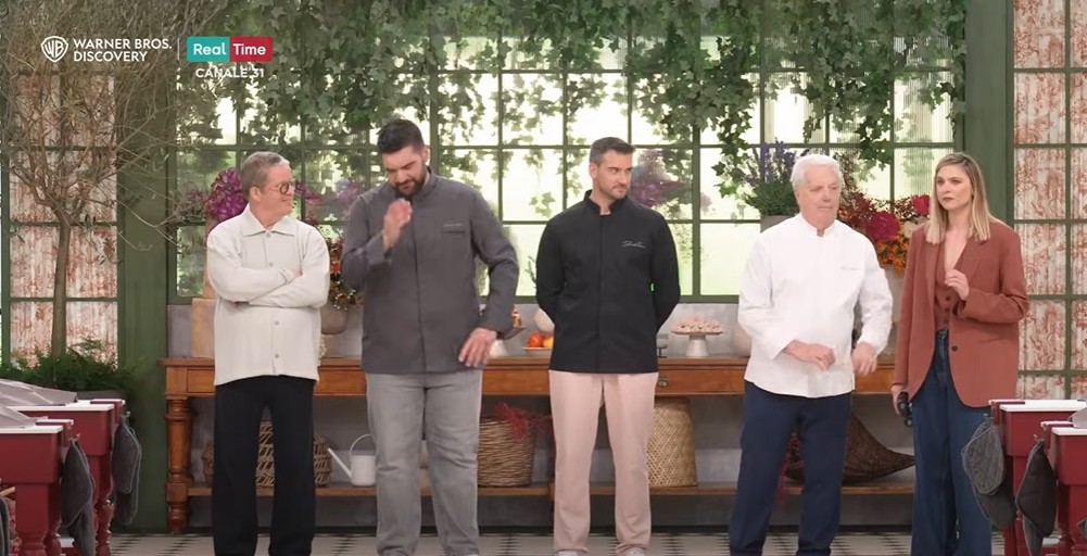 Bake Off Italia 2025 diretta terza puntata