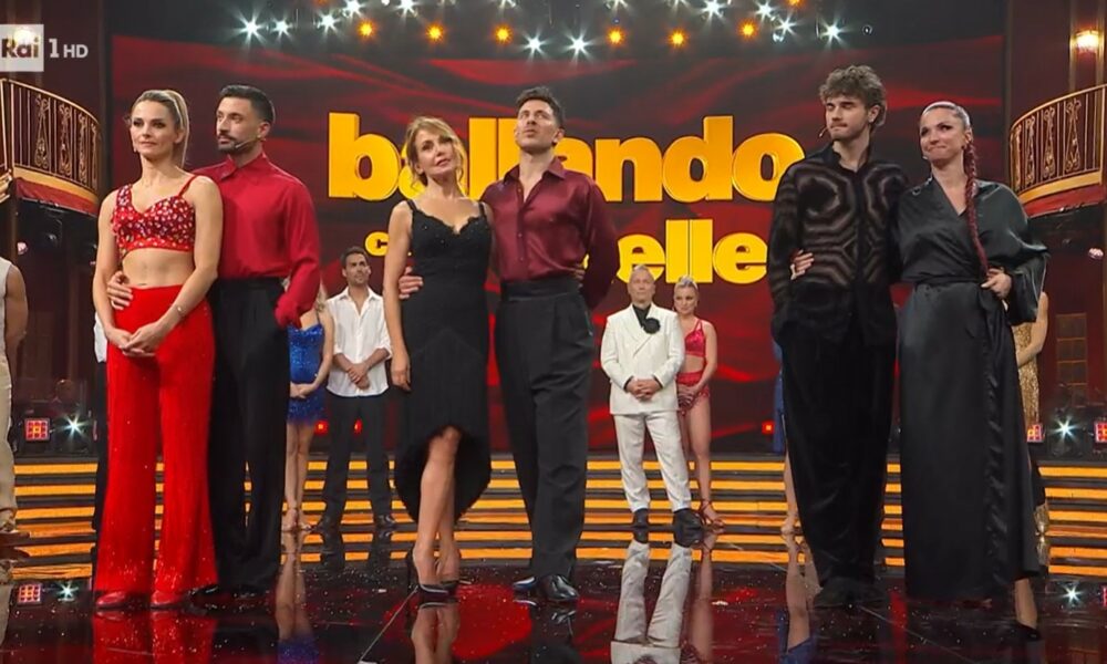 Ballando con le stelle 2025 diretta 18 ottobre: D’Urso vince e prime scintille con Lucarelli, sorprese Fognini e Rosa D'Urso La Rocca vincono