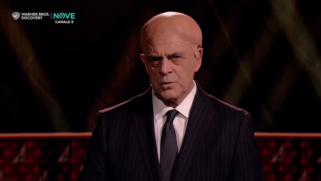 Fratelli di Crozza diretta 24 ottobre, le imitazioni: Jannik Sinner, nuovo capitolo di Grado Zero e il ritorno di De Luca Fratelli di Crozza diretta 24 ottobre imitazioni