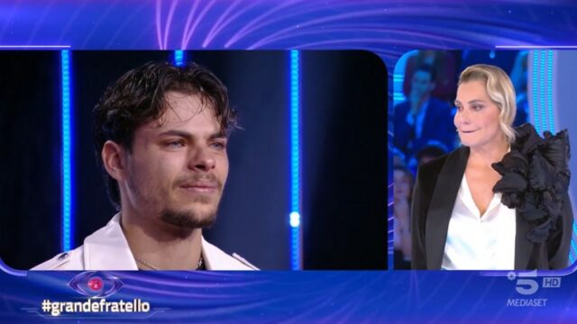 Grande Fratello diretta 30 ottobre sorpresa Simone