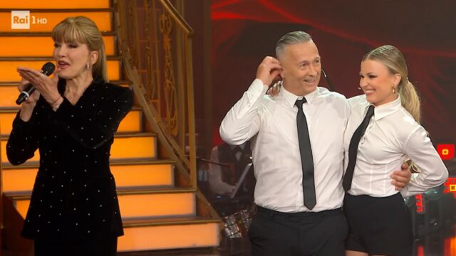 Ballando con le stelle diretta 15 novembre Paolo Belli Anastasia Kuzmina Ballando con le stelle diretta 15 novembre Paolo Belli Anastasia Kuzmina