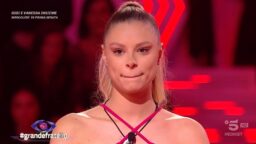 Grande Fratello diretta 24 novembre Giulia finalista