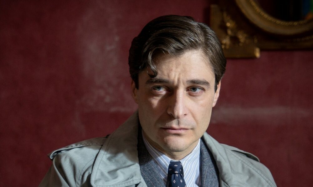 Il Commissario Ricciardi 3 Per mano mia trama