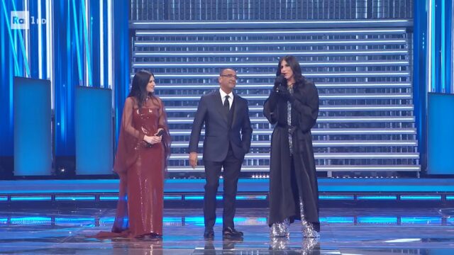 Sanremo 2026 diretta terza serata 26 febbraio intervista doppia Laura Pausini Sanremo 2026 diretta terza serata 26 febbraio intervista doppia Laura Pausini